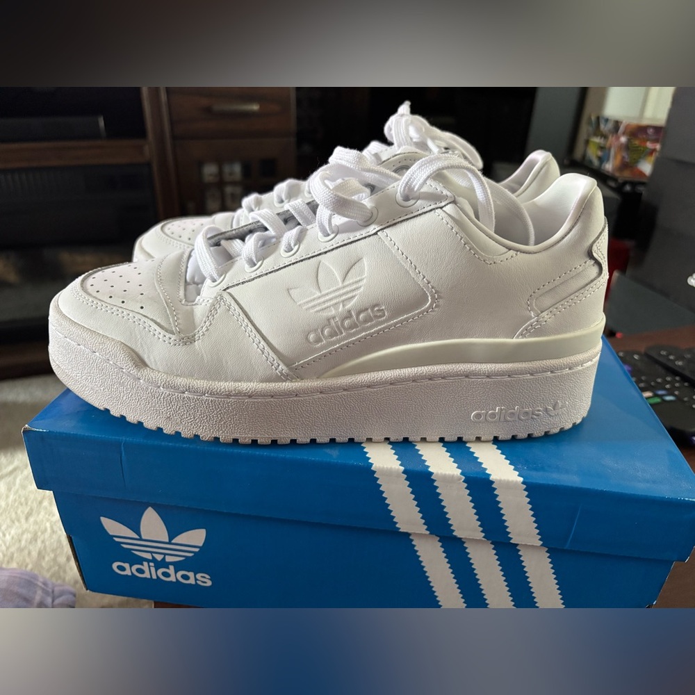 Adidas Women’s Forum Bold size 8
